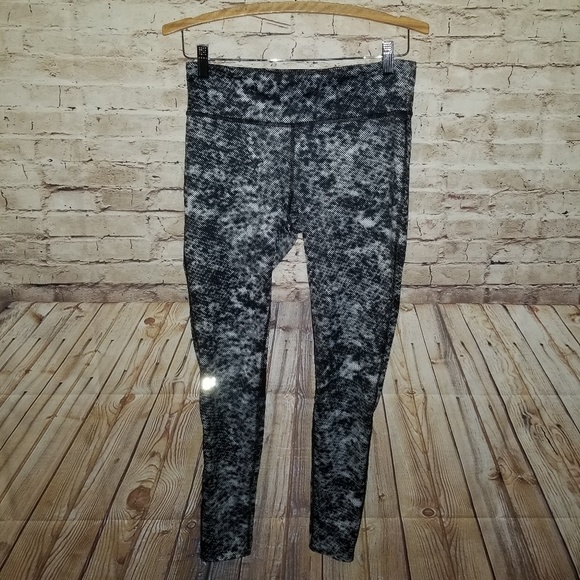 Under Armour Pants - Under Armour Heat Gear Mesh Leggings Medium M